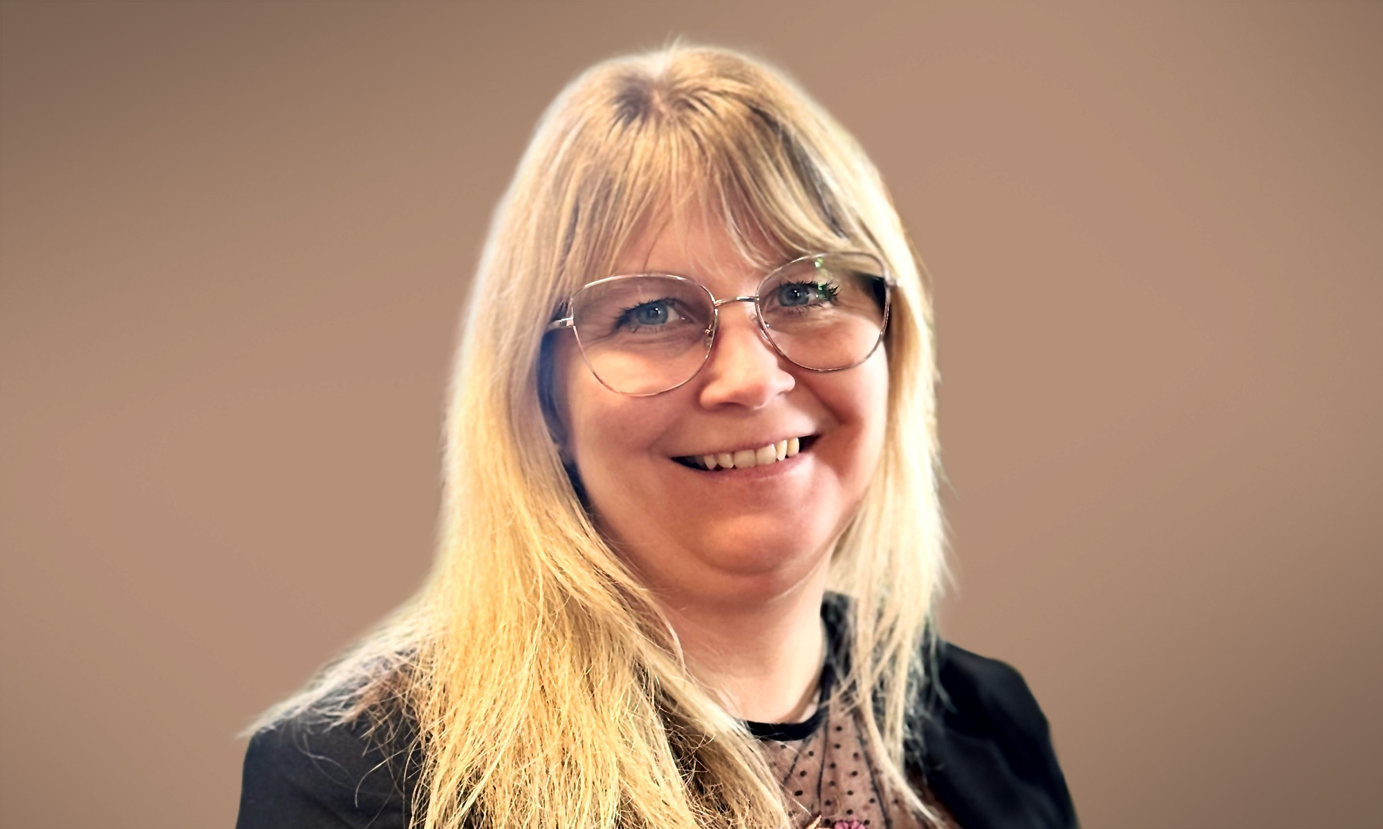 Porträttbild av Jenny Westholm.