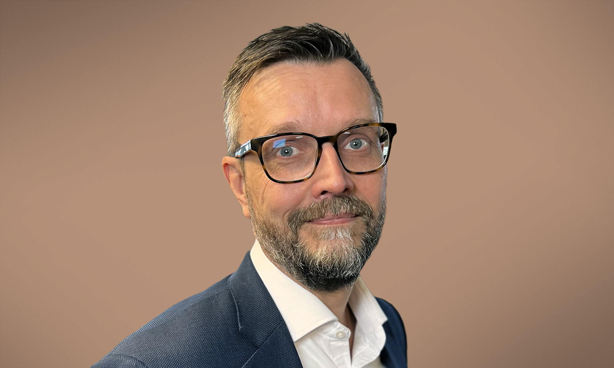 Porträttbild av Olle Jonsson.